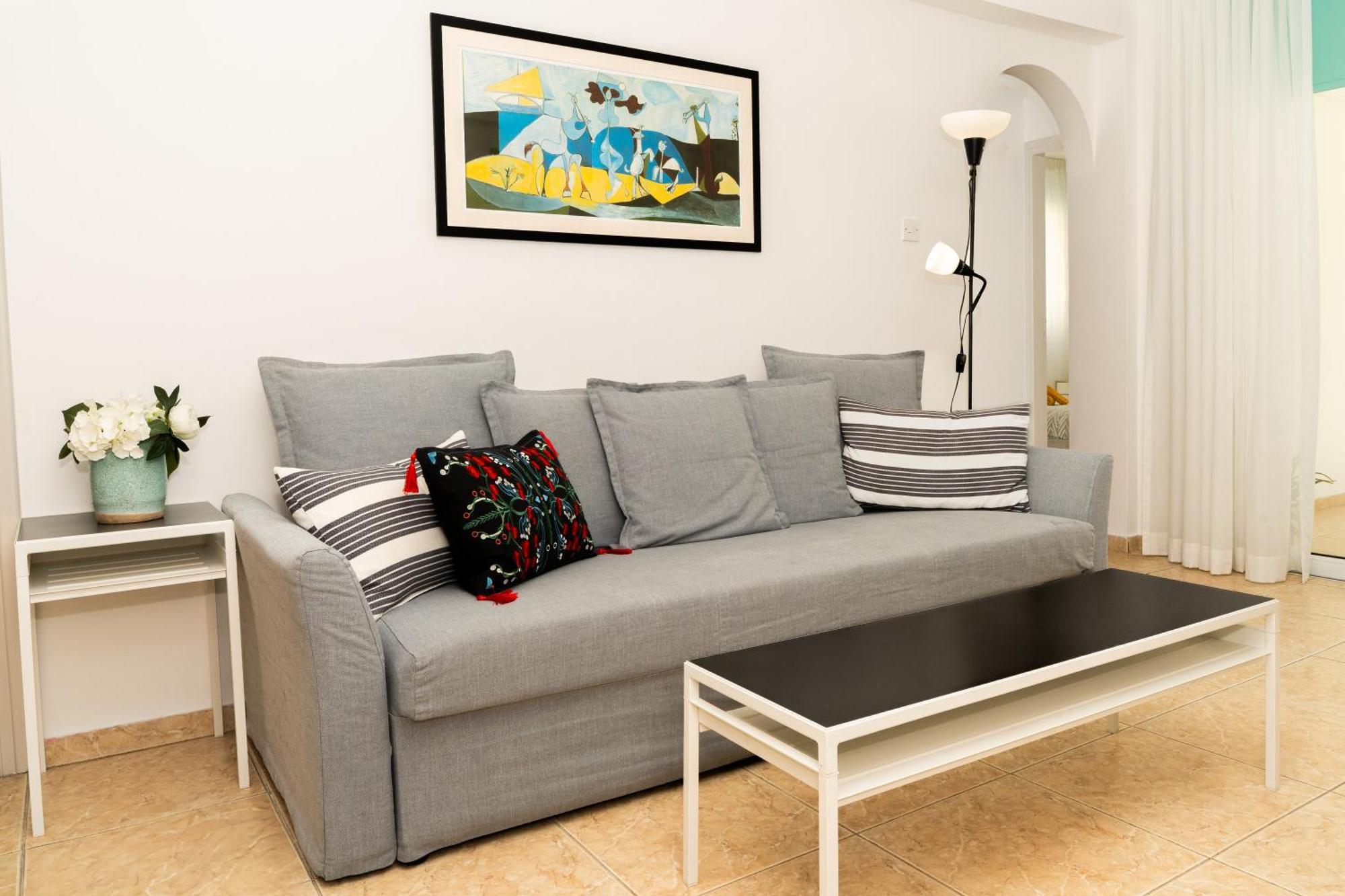 Olivia Mackenzie 2 Bedroom Flat With Pool ลาร์นาคา ภายนอก รูปภาพ